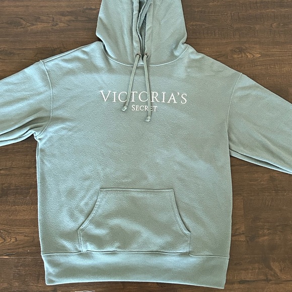 Victoria’s Secret Stretch Fleece Pullover Hoodie - Picture 2 of 4